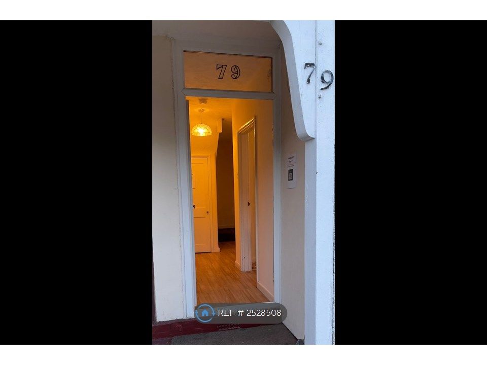 Property photo 1 of 18 Entrance