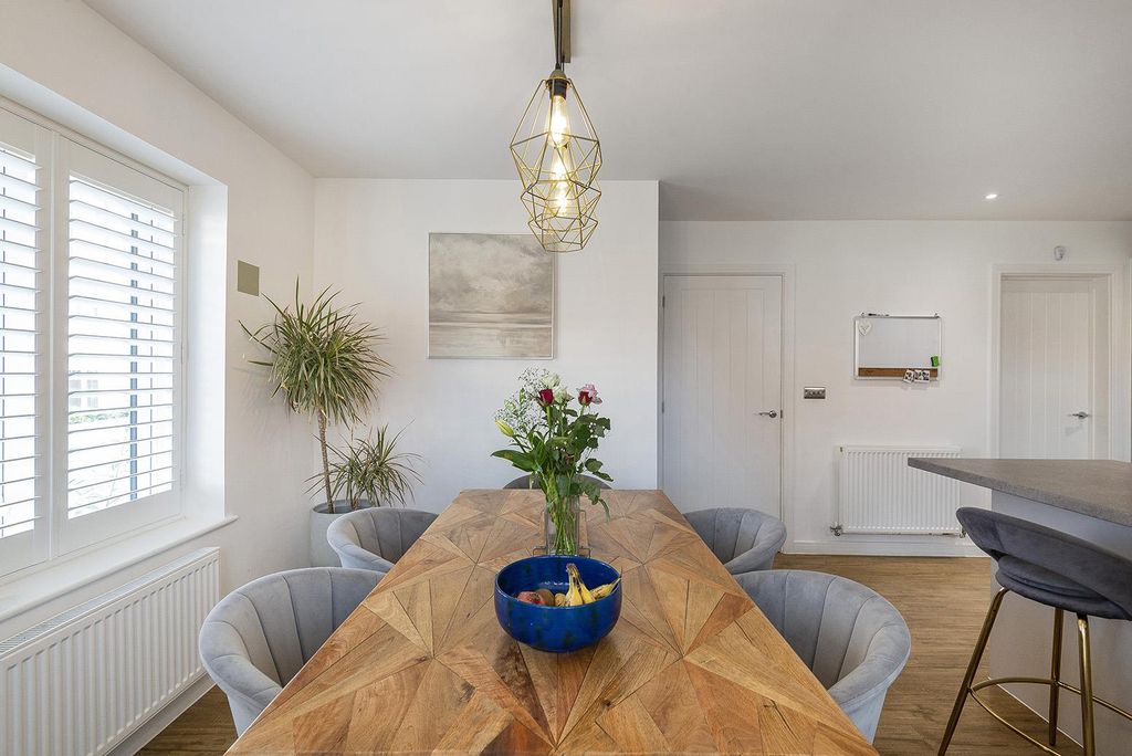 Property photo 2 of 23 Hailwood Drive, Tn8 6Fp 013.Jpg