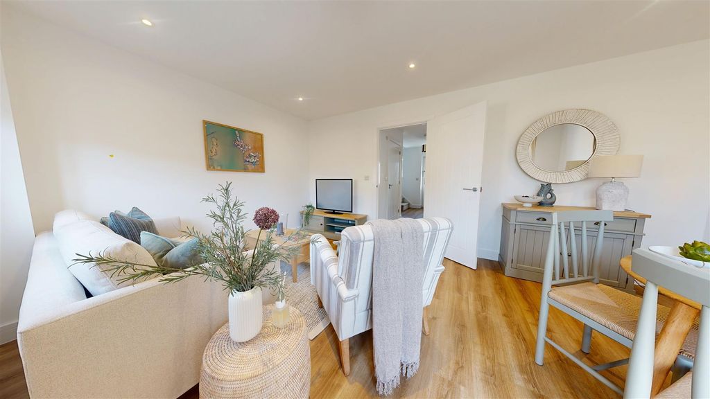 Property photo 3 of 17 10272025_110734.Jpg