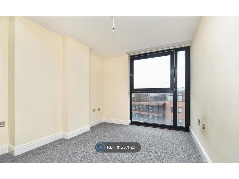 Property photo 2 of 10 Bedroom 1