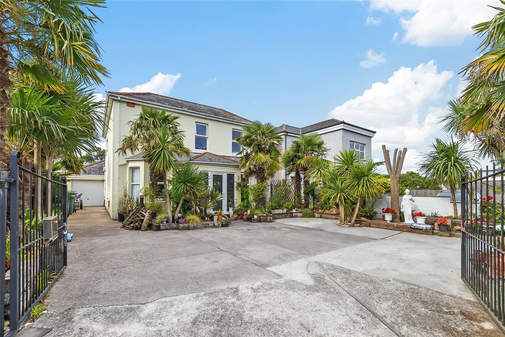 Property photo 1 of 37 Picture No. 30