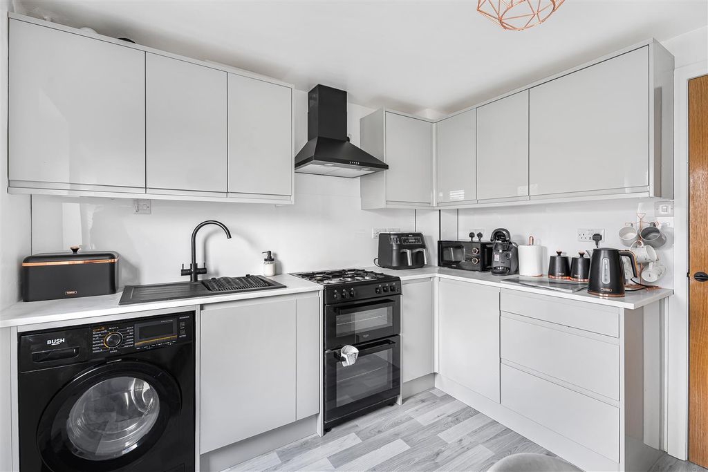 Property photo 2 of 21 6_65944.Jpg