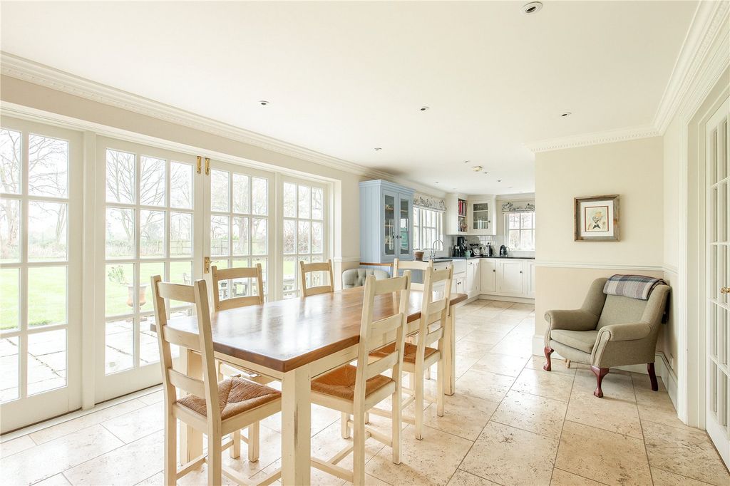 Property photo 3 of 18 Dining Room