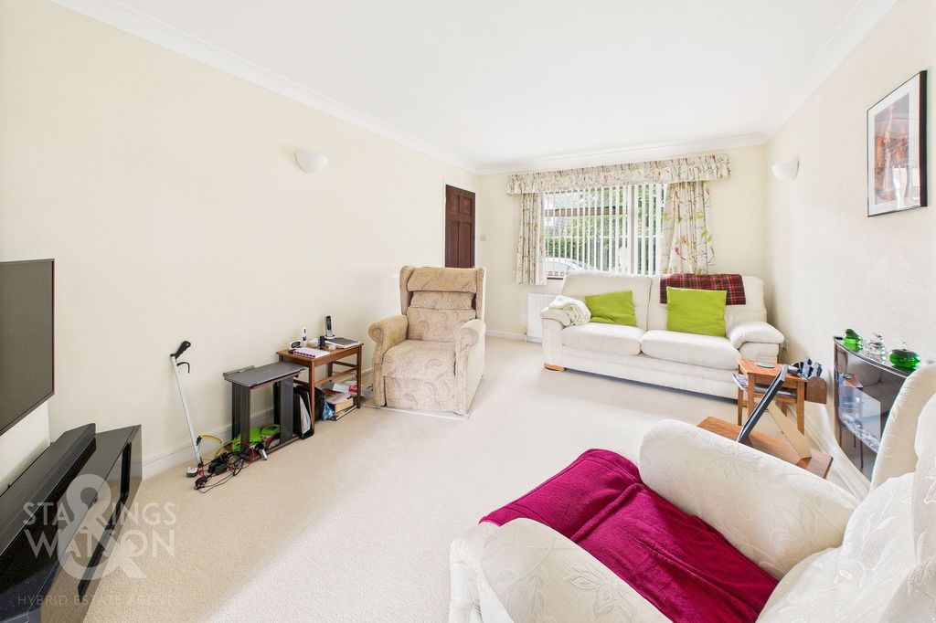 Property photo 2 of 25