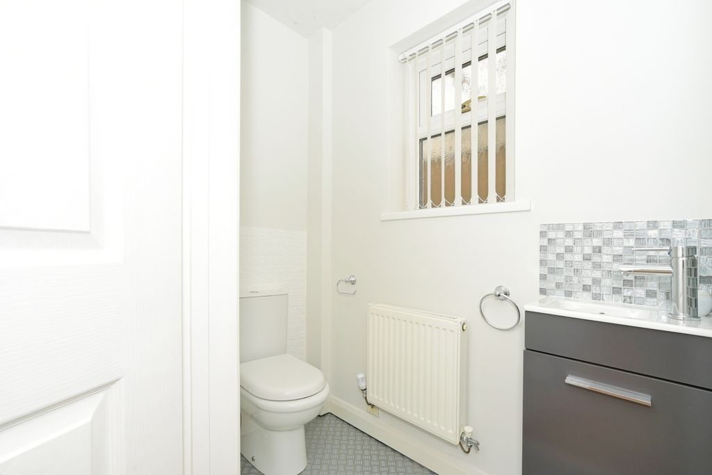 Property photo 3 of 21
