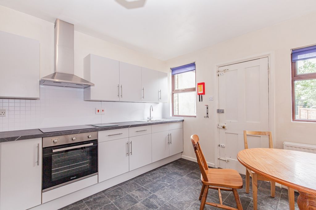 Property photo 2 of 11 Kitchen And Dinin...