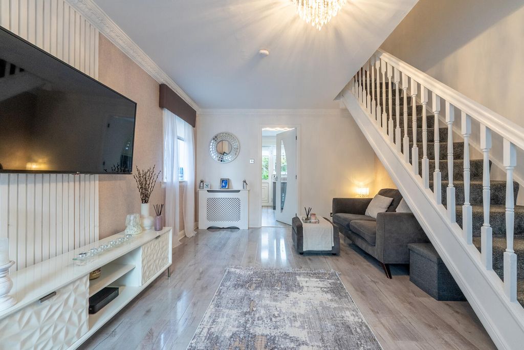 Property photo 3 of 22 Living Room