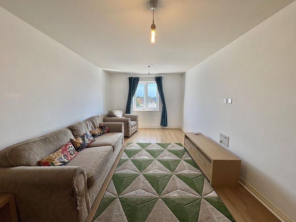 Property photo 3 of 8 E8305A14-9658-4619-B153-Afae7Cfb55Be.Jpg
