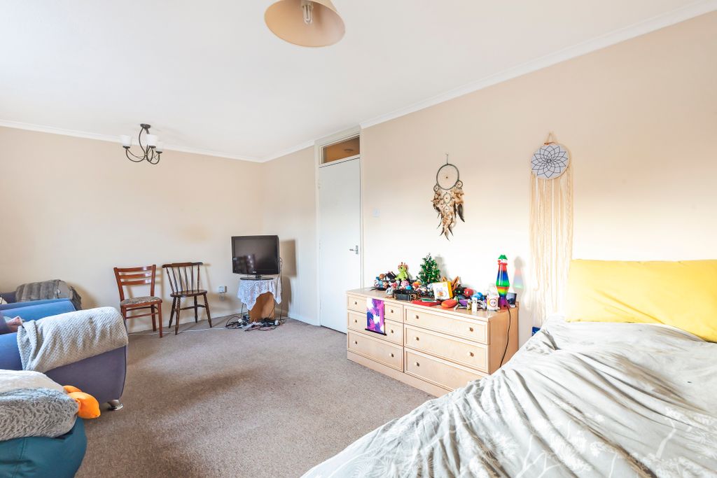 Property photo 3 of 9