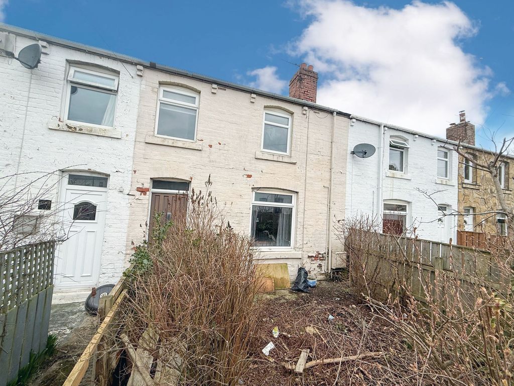 Property photo 1 of 2 External