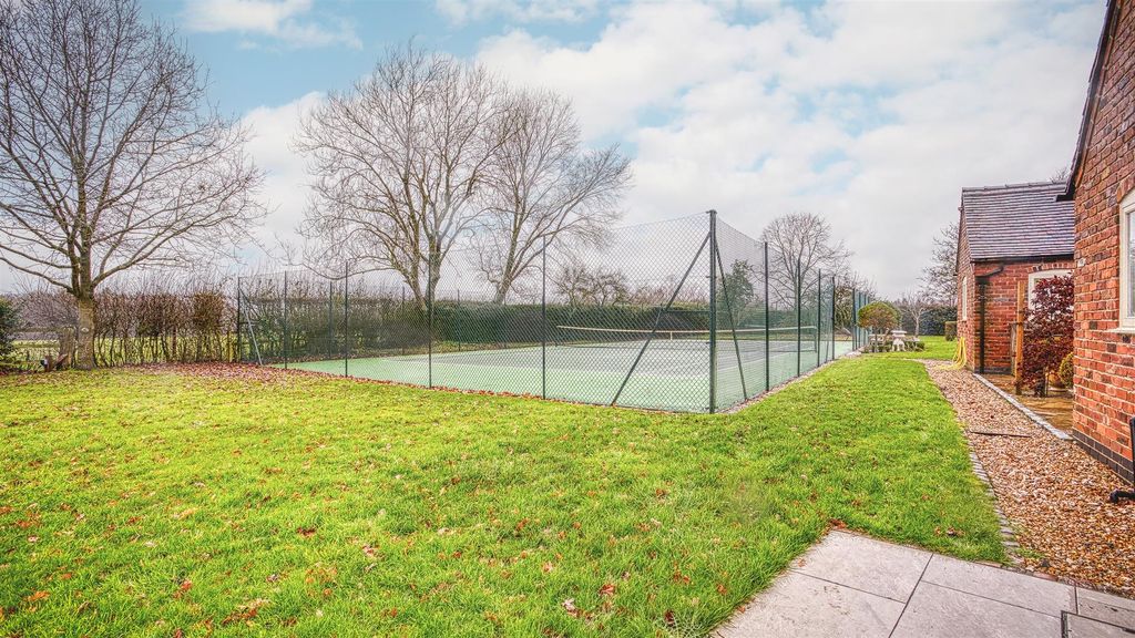 Property photo 3 of 13 316A1466_Hdr.Jpg