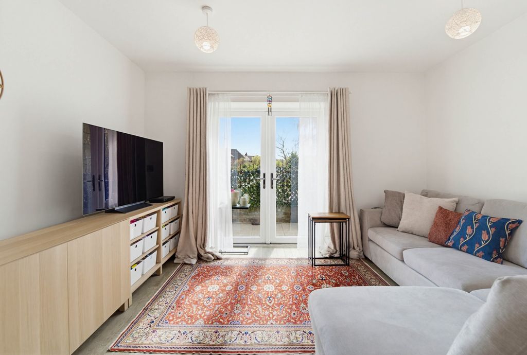 Property photo 3 of 13 5046536