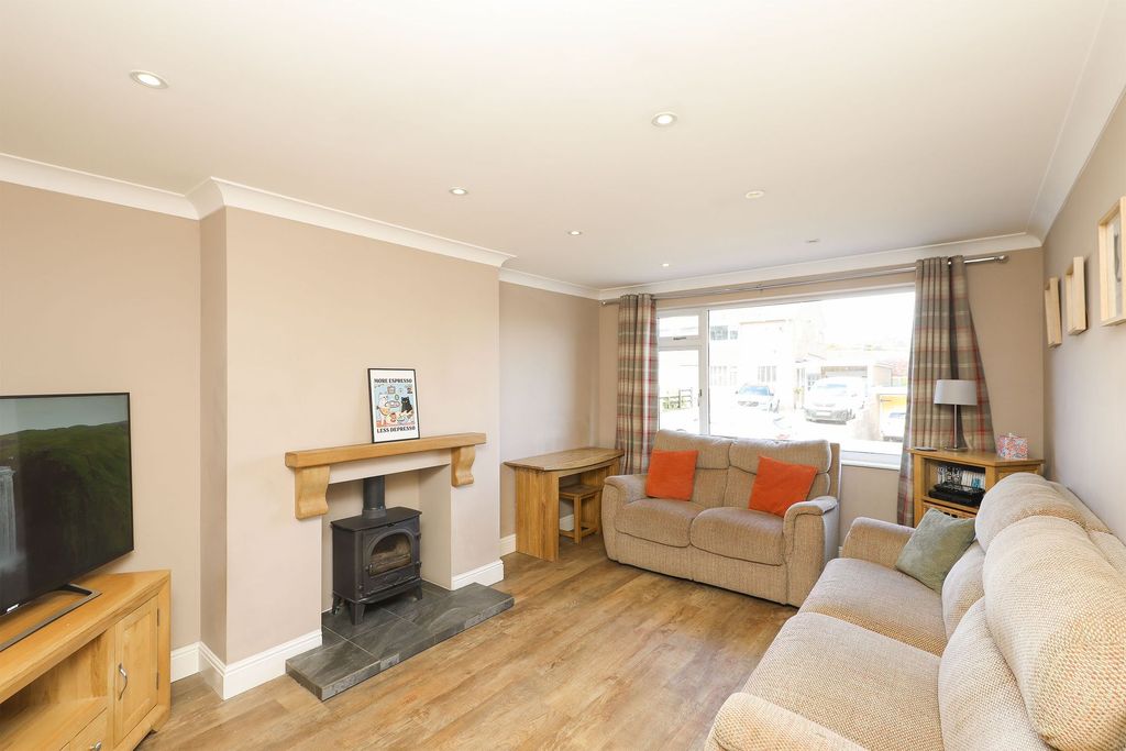 Property photo 2 of 37