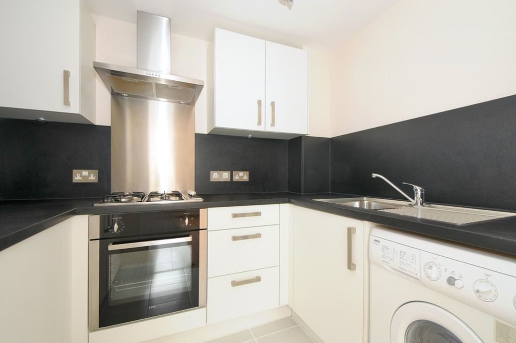 Property photo 1 of 9 Kitchen