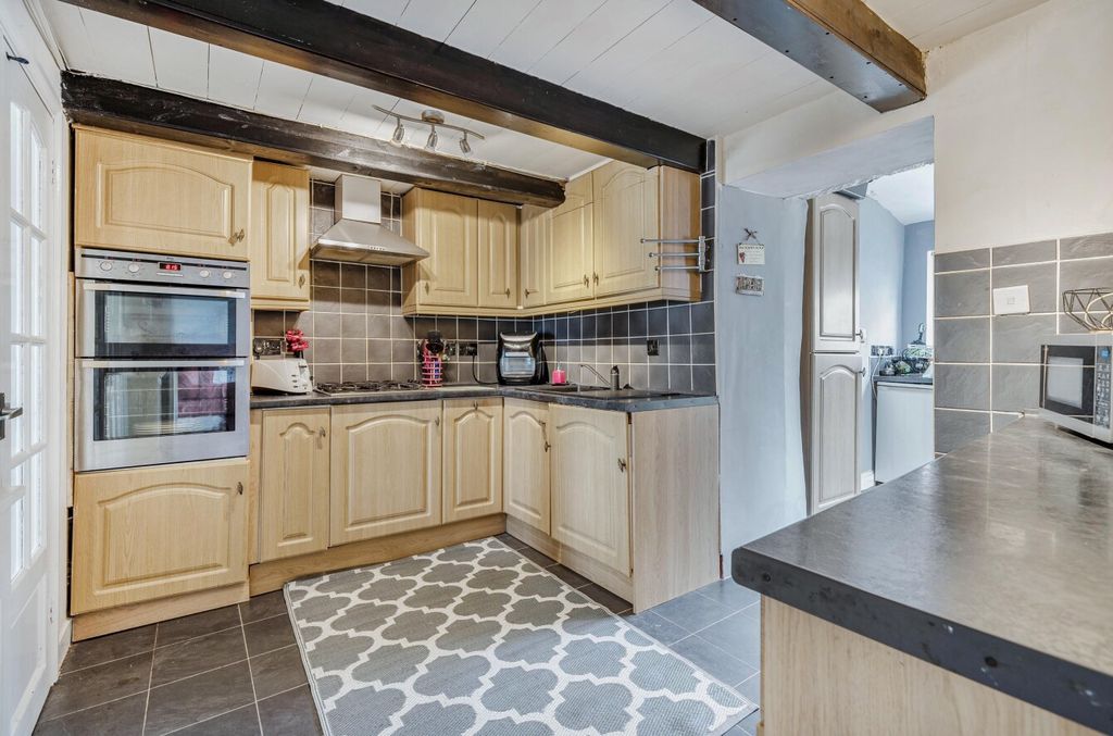 Property photo 2 of 25 1316108-6-685E736...