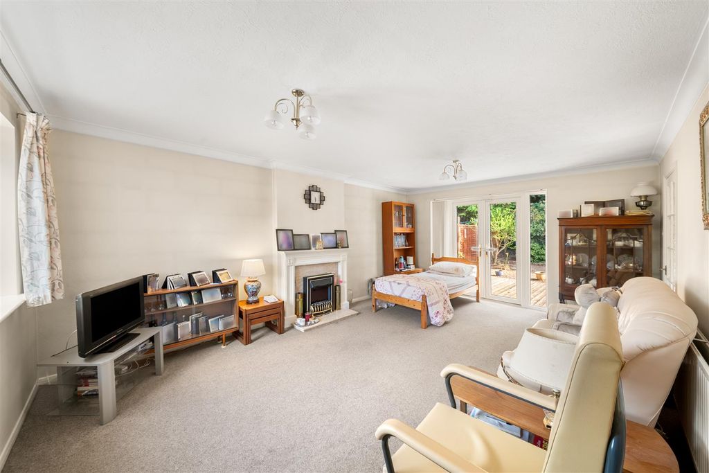 Property photo 3 of 12