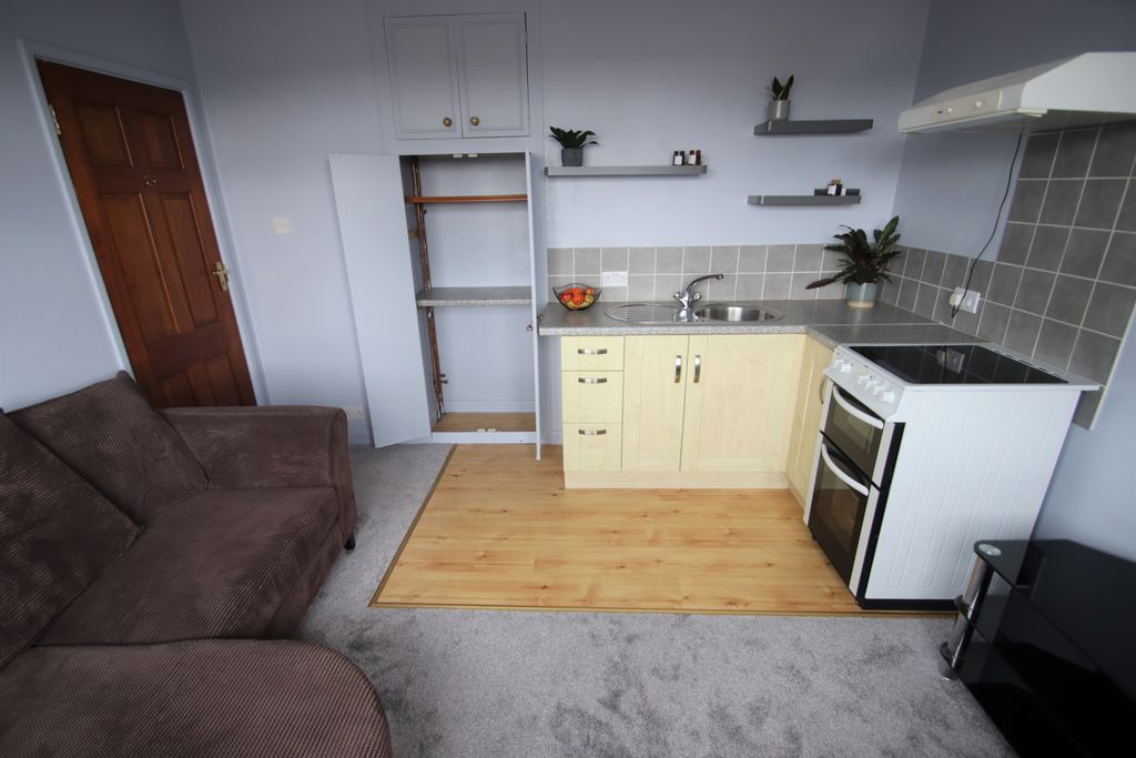 Property photo 2 of 12 Gallery
