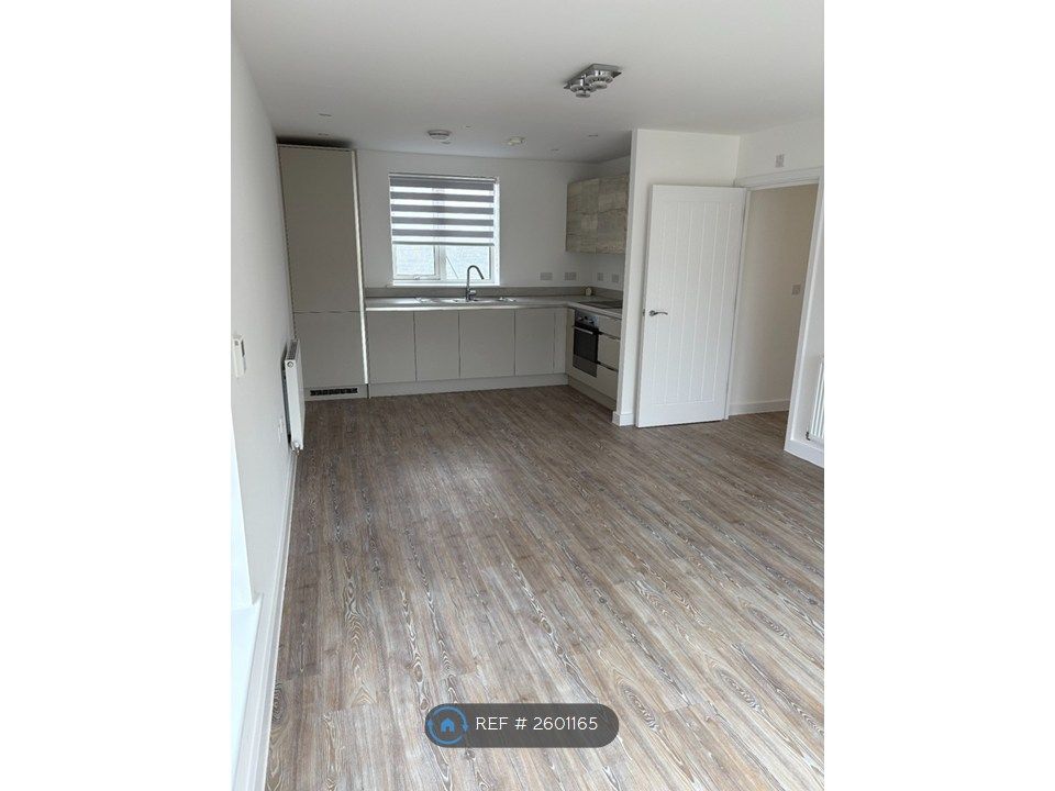 Property photo 3 of 18 Kitchen