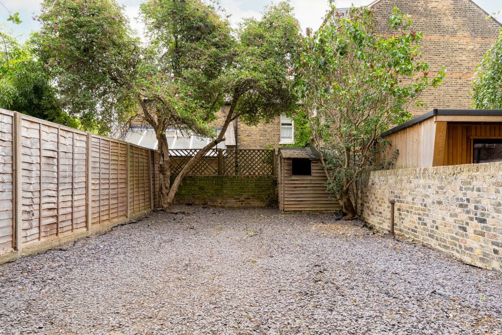 Property photo 1 of 24 Picture No. 13