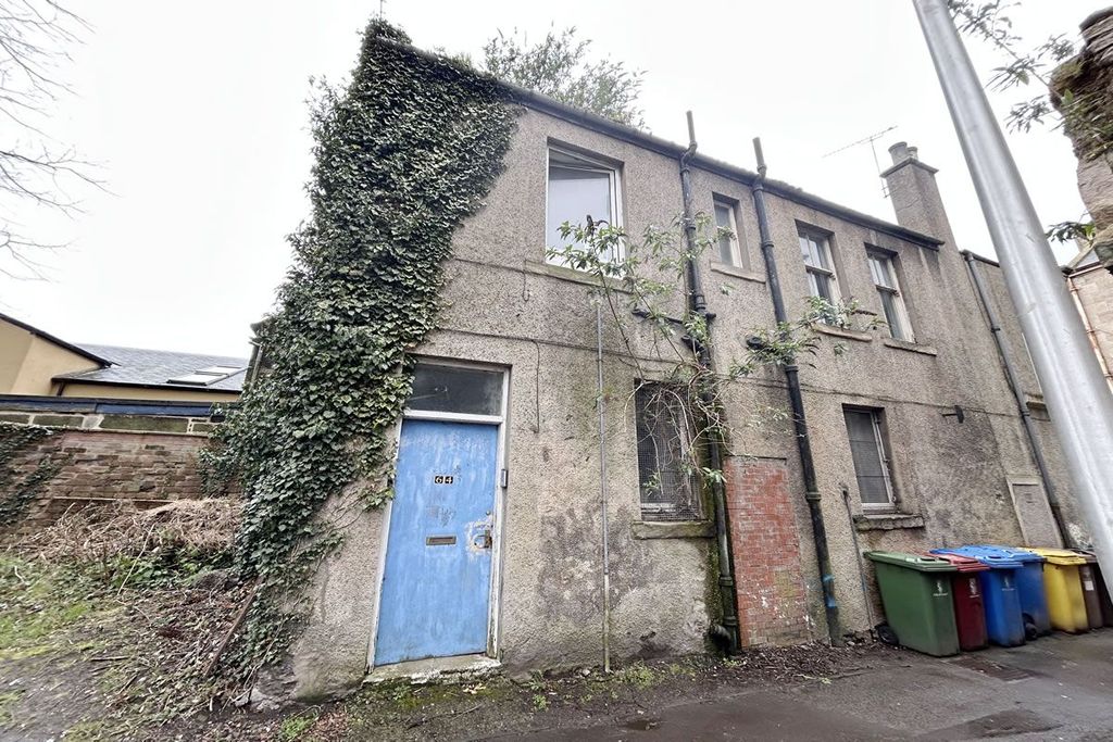 Property photo 2 of 7