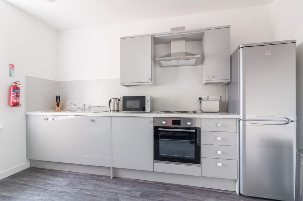 Property photo 3 of 27 Arthurstone Terrace