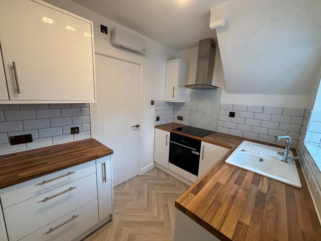 Property photo 2 of 31 ee2d7Dd2-Whatsapp 20Image 202025-11-11 20At 2010.4