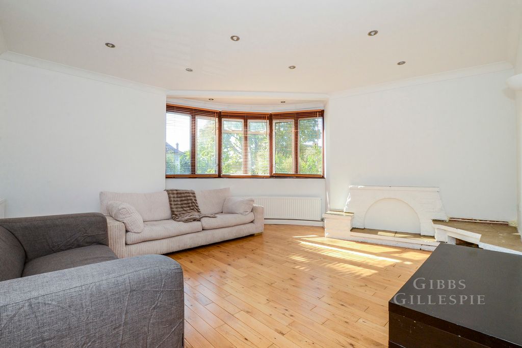 Property photo 1 of 16 Pbox-Img.Jpg