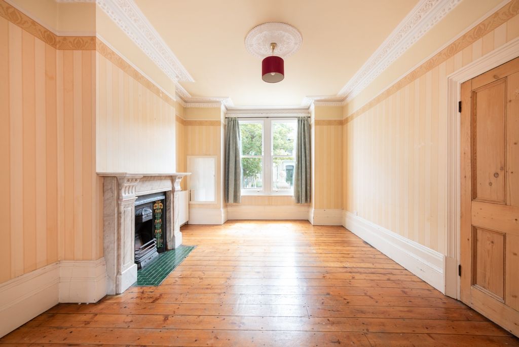 Property photo 2 of 34 3576102