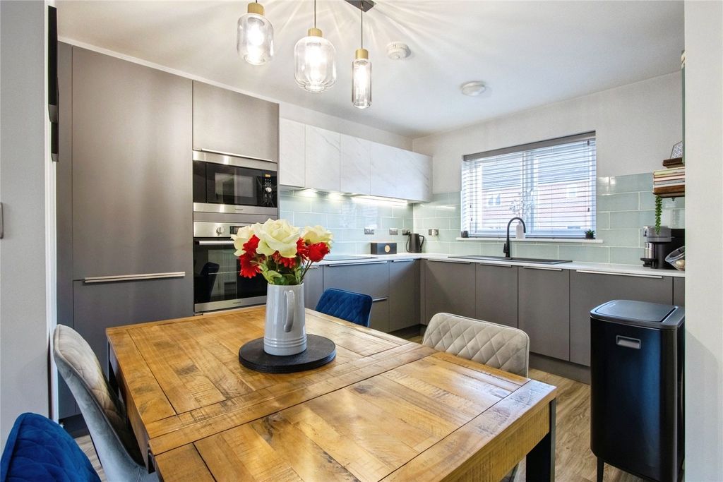 Property photo 3 of 19 Picture No. 25