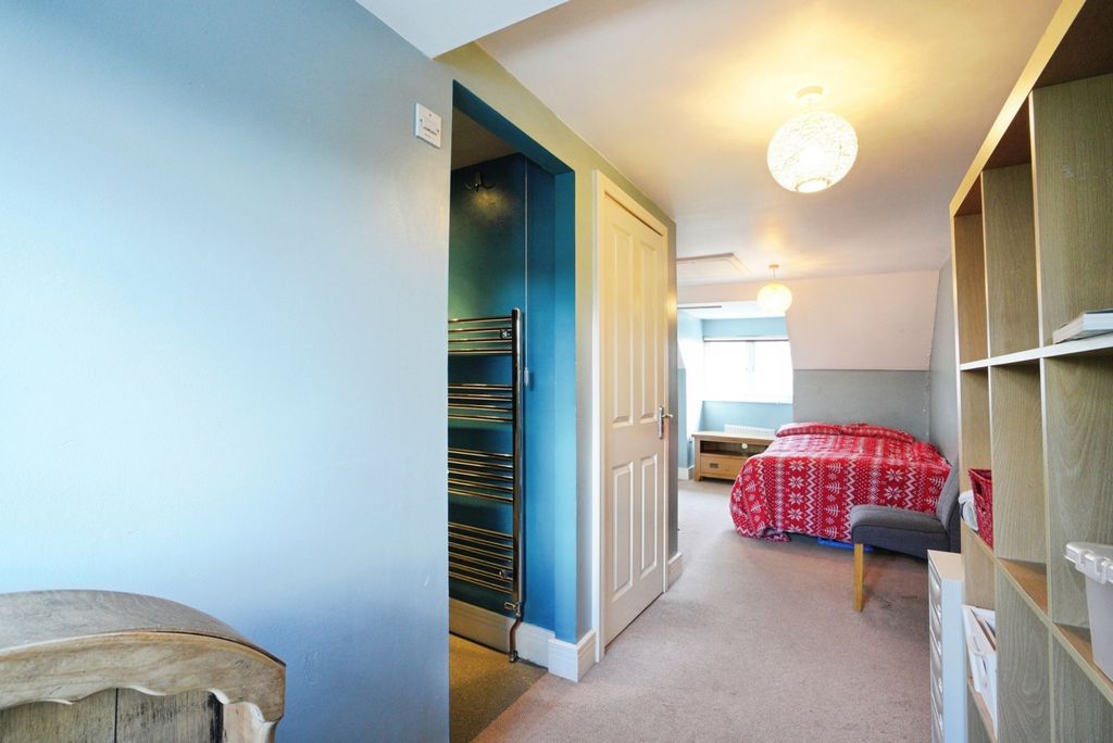 Property photo 2 of 16 Photo