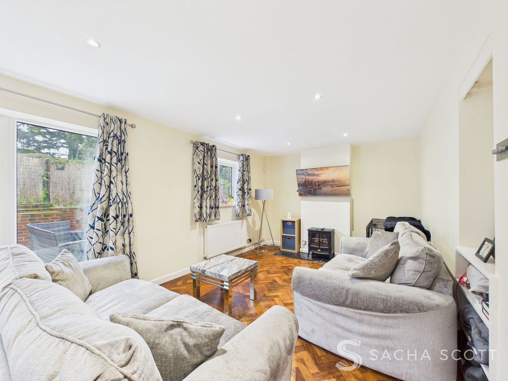 Property photo 2 of 29 Lounge Area