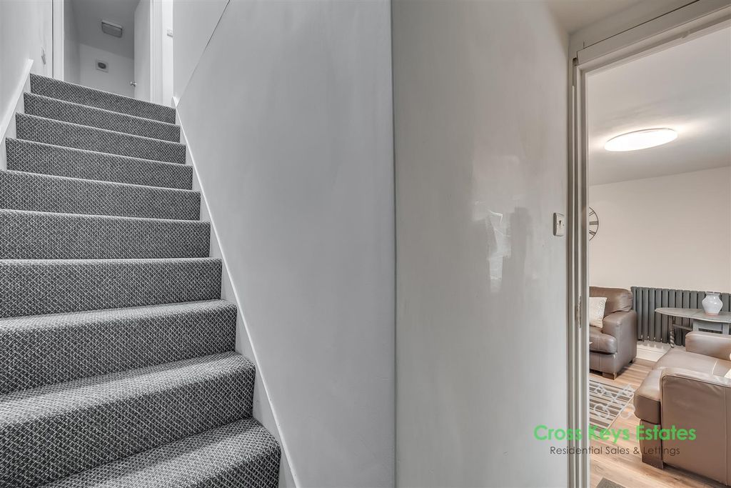 Property photo 2 of 29 Entrance Hallway