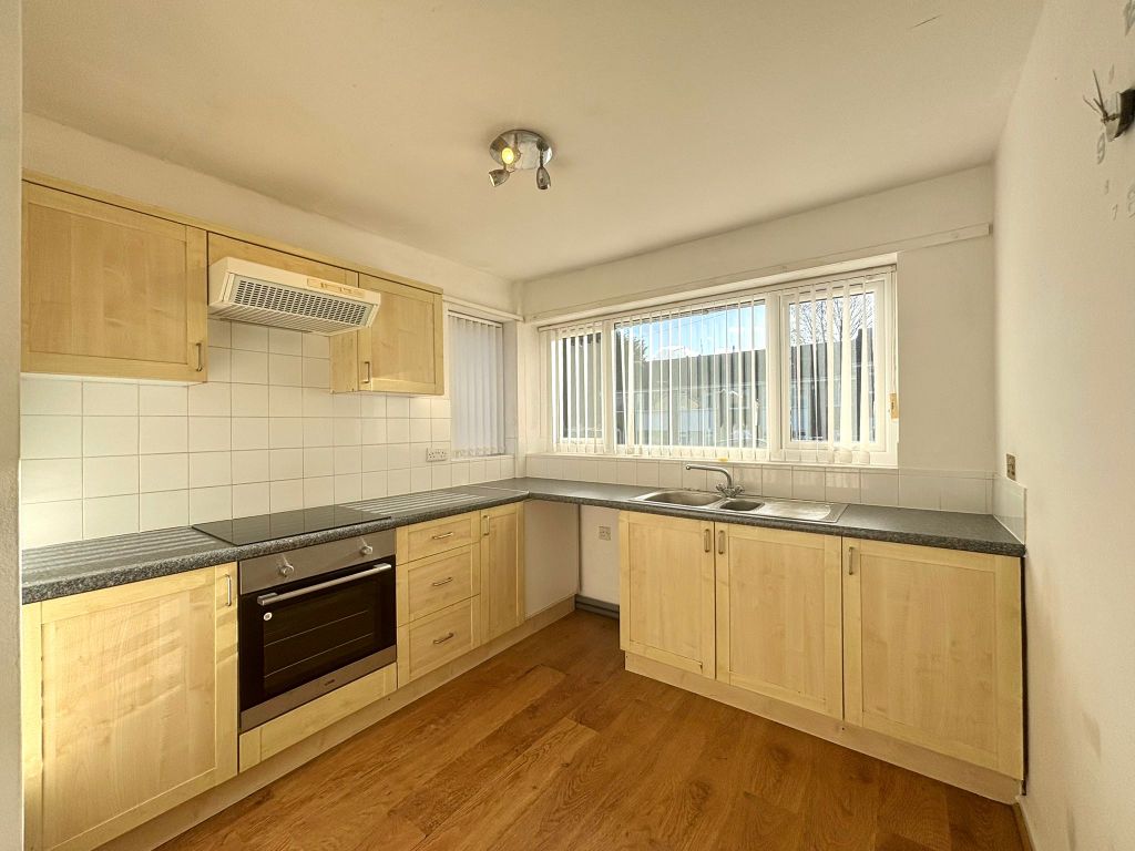 Property photo 2 of 18 Kitchen