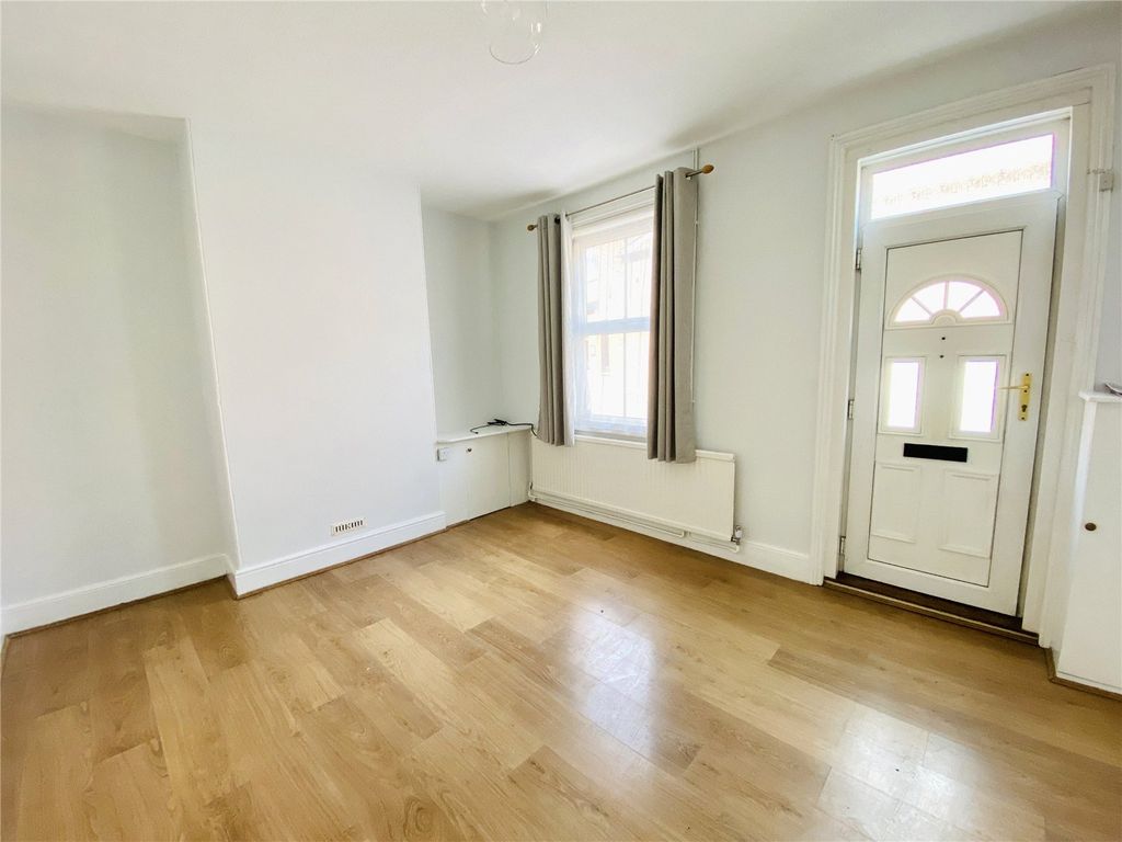 Property photo 2 of 9 Picture No. 04