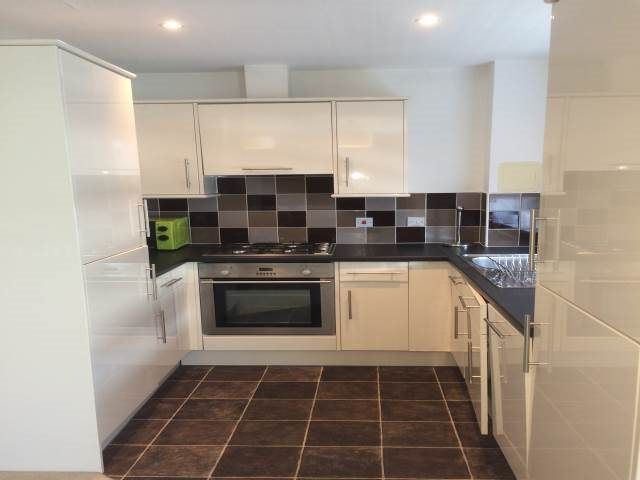 Property photo 3 of 12 010