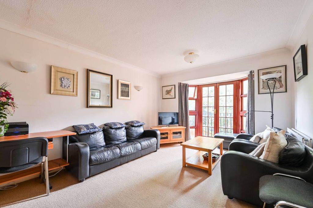 Property photo 2 of 16