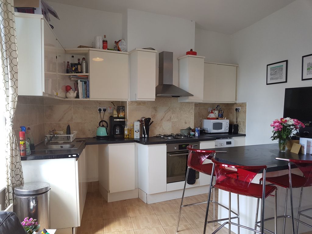 Property photo 2 of 28