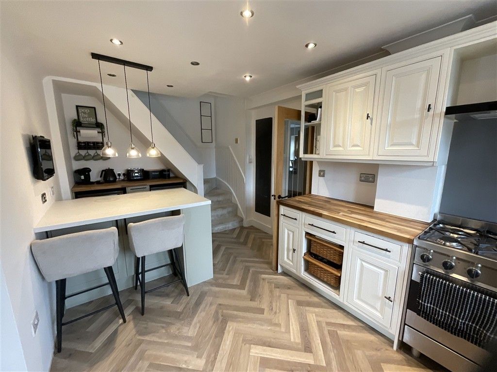 Property photo 3 of 6 Kitchen