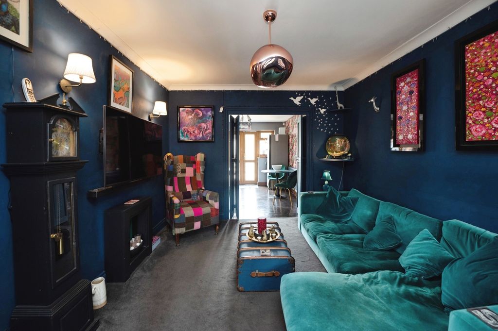 Property photo 3 of 20 Pbox-Img.Jpg