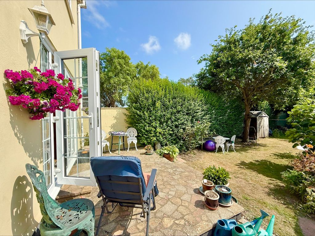 Property photo 3 of 20