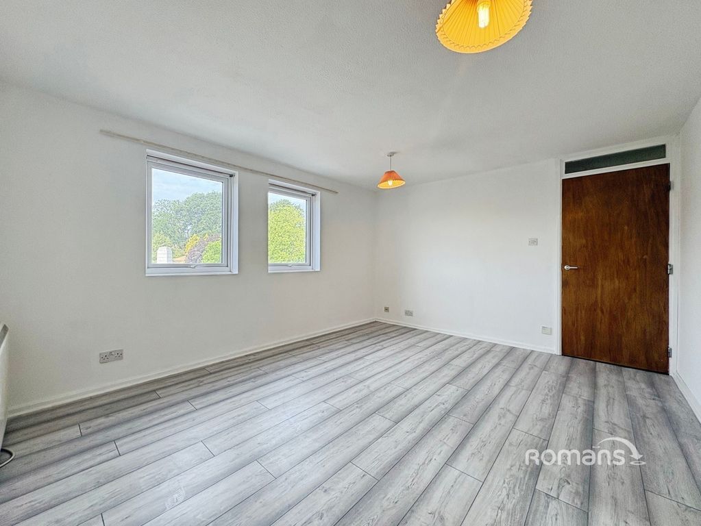 Property photo 3 of 9 Pbox-Img.Jpg