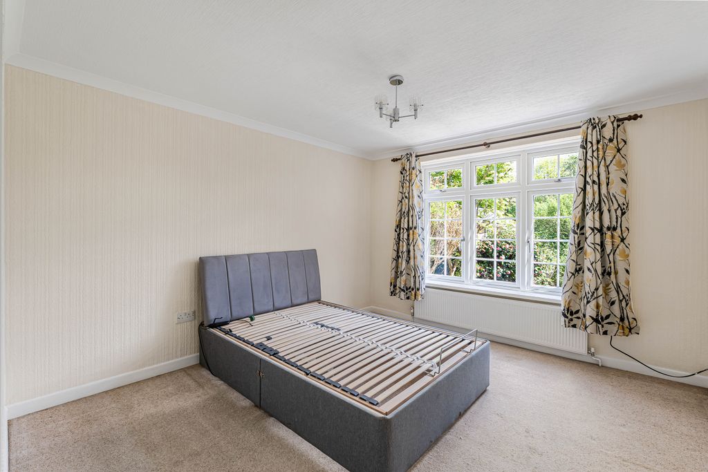 Additional image 15 of 3 bed detached bungalow for saleRiverside Close, Liss, Hampshire GU33
