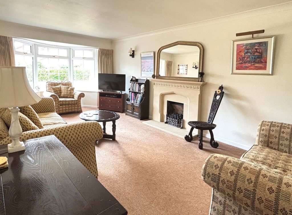 Property photo 2 of 24 Sitting Room