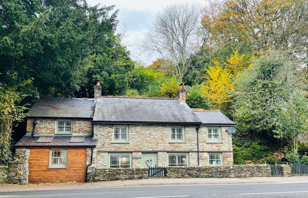 Property photo 1 of 9