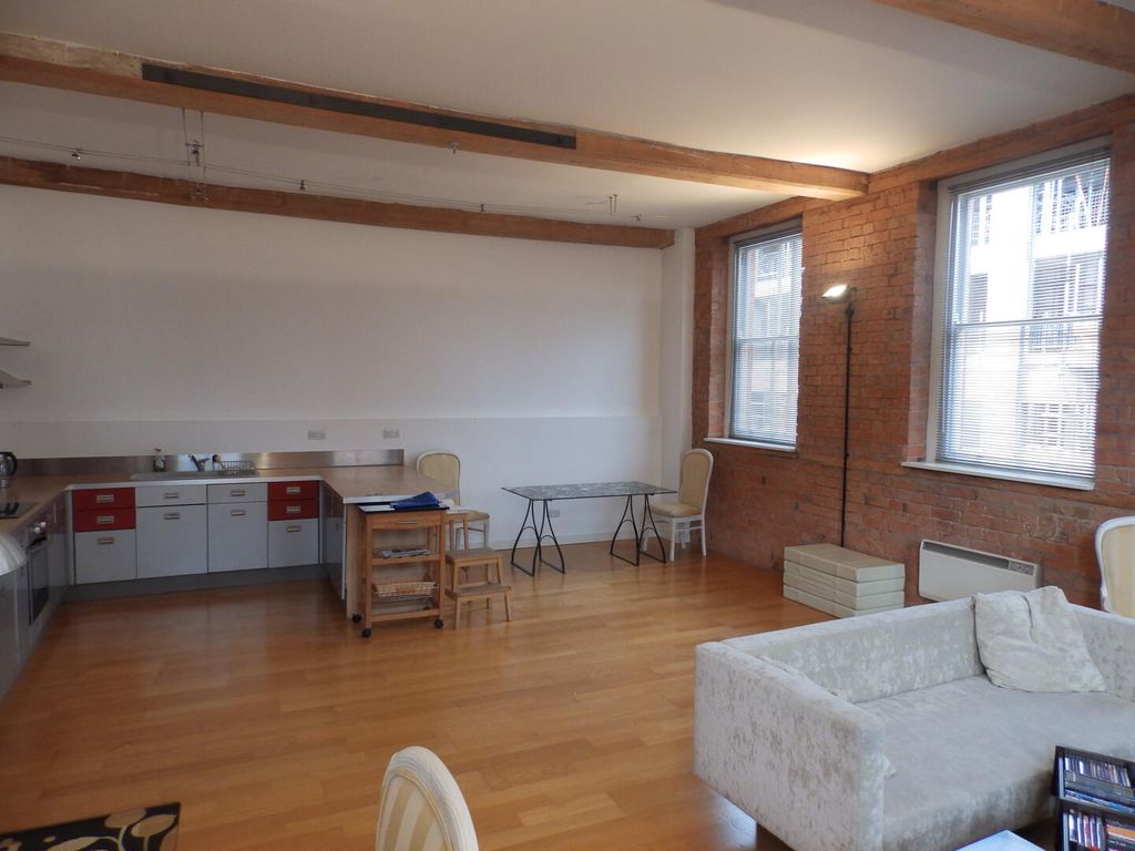 Property photo 3 of 7 Living Room