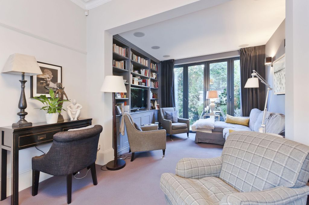 Property photo 2 of 17 Reception