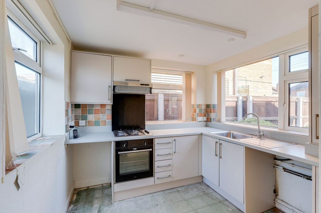 Property photo 3 of 18