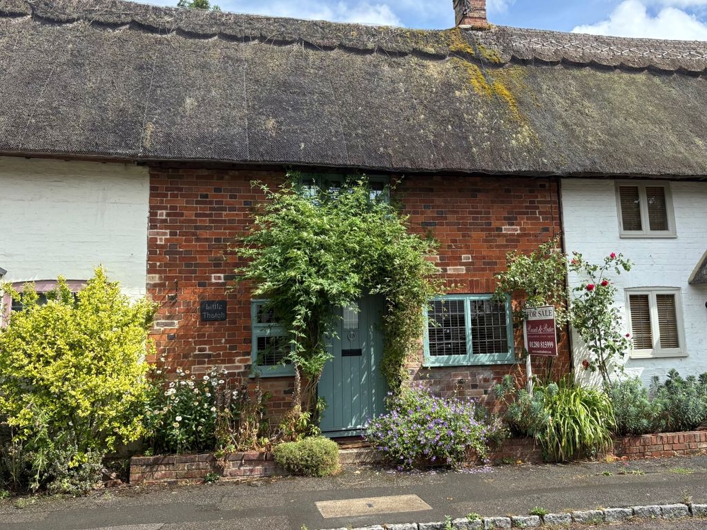 Property photo 1 of 16 Little Thatch Frt