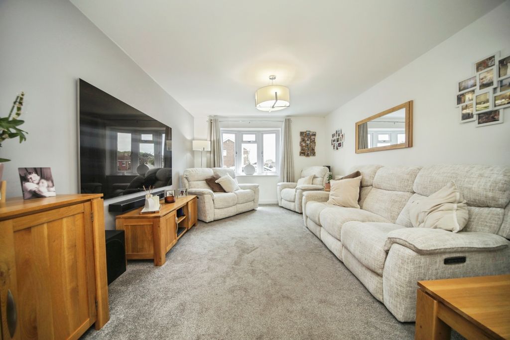 Property photo 3 of 22 Pbox-Img.Jpg