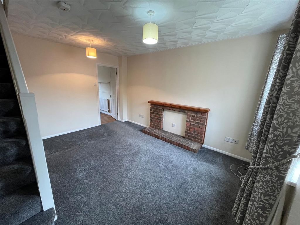 Property photo 2 of 12 Lounge